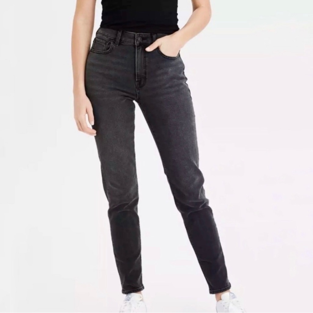 American Eagle High Waist Mom Jean Size 2 Extra Short